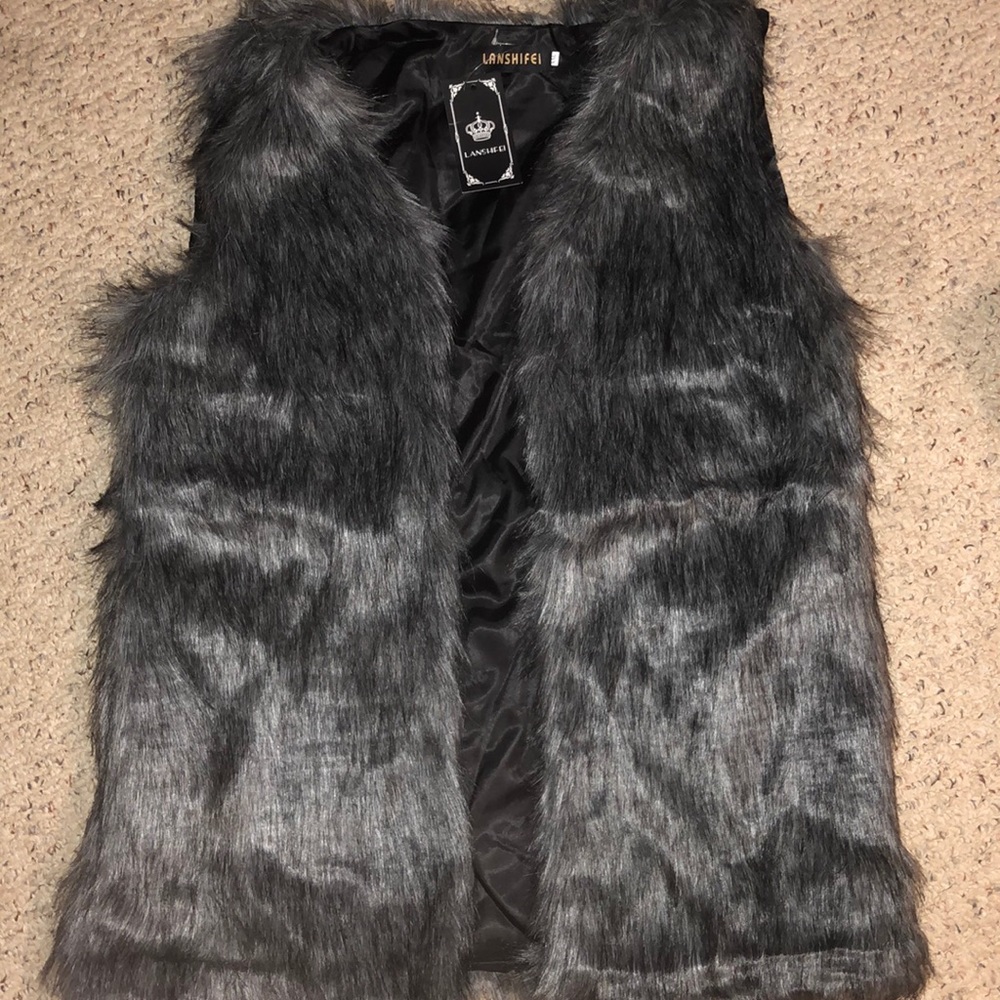Lanshifei Faux Fur Vest